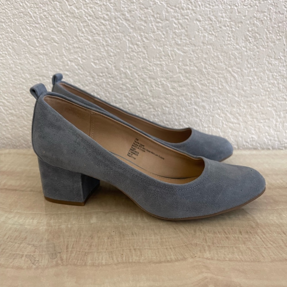 Universal Thread Blue Suede Block Heel Pumps Size 7 Wide 7W